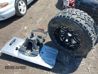 2018 Jeep Wrangler Unlimited Sport S z VIN 1C4HJXDG9JW150509, wystawiony jako IAAI lot #41989409 z przebiegiem Nie podano mil oraz . Historia ofert i sprzedaży dostępna na DreamBid. Obrazek 11.