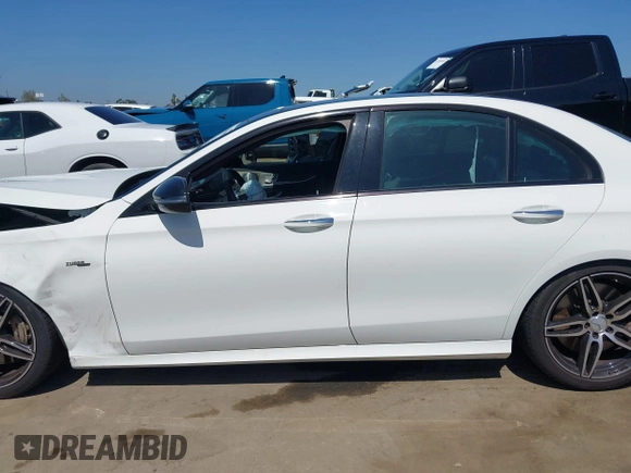 2019 Mercedes-Benz E 53 AMG with VIN WDDZF6BBXKA493065, listed as a IAAI auction lot 42519867 with 53,105 mi miles and . Bid and sale history available at DreamBid. Image 13.