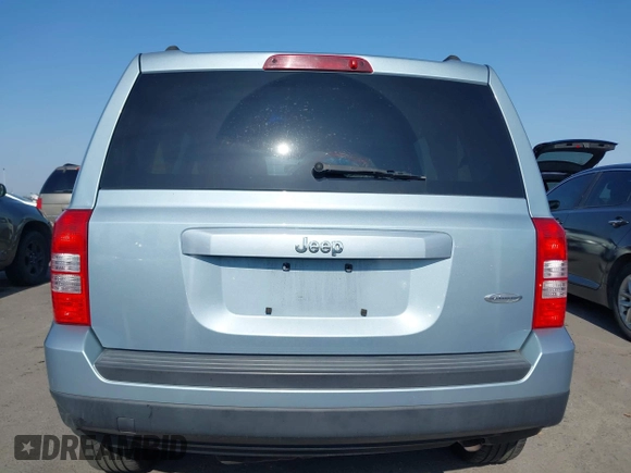 2014 Jeep Patriot Latitude with VIN 1C4NJPFB5ED536401, listed as a IAAI auction lot 42383752 with 68,657 mi miles and . Bid and sale history available at DreamBid. Image 17.