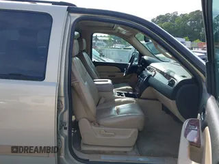 2007 Chevrolet Suburban LTZ with VIN 3GNFC16027G165110, listed as a IAAI auction lot 42120542 with 270,223 mi miles. Bid and sale history available at carsss.com. Image 5.