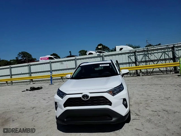 2020 Toyota RAV4 XLE with VIN 2T3W1RFV5LC073249, listed as a Copart auction lot 50763495 with 60,784 mi miles and Salvage Title. Bid and sale history available at carsss.com. Image 12.