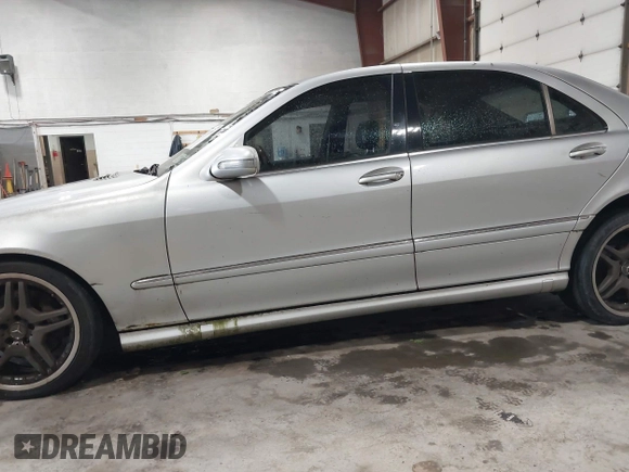2002 Mercedes-Benz S 5.0L with VIN WDBNG75J22A283234, listed as a IAAI auction lot 42191291 with Not Provided miles. Bid and sale history available at carsss.com. Image 12.