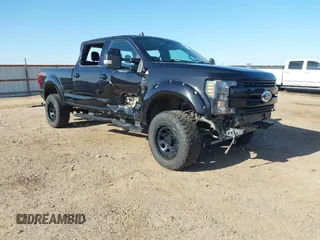 2019 Ford F-250 XL z VIN 1FT7W2BT2KEF39077, wystawiony jako IAAI lot #41921583 z przebiegiem 197 987 mil mil oraz . Historia ofert i sprzedaży dostępna na DreamBid. Obrazek 1.