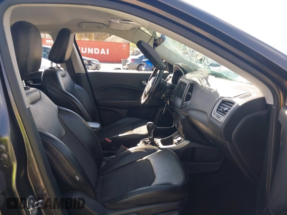 2020 Jeep Compass Altitude z VIN 3C4NJCBB8LT199034, wystawiony jako IAAI lot #42008510 z przebiegiem Nie podano mil oraz . Historia ofert i sprzedaży dostępna na DreamBid. Obrazek 5.