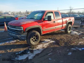 2000 Chevrolet Silverado 1500 LT with VIN 1GCEK19T1YE270422, listed as a IAAI auction lot 41584657 with 155,350 mi miles. Bid and sale history available at carsss.com. Image 17.