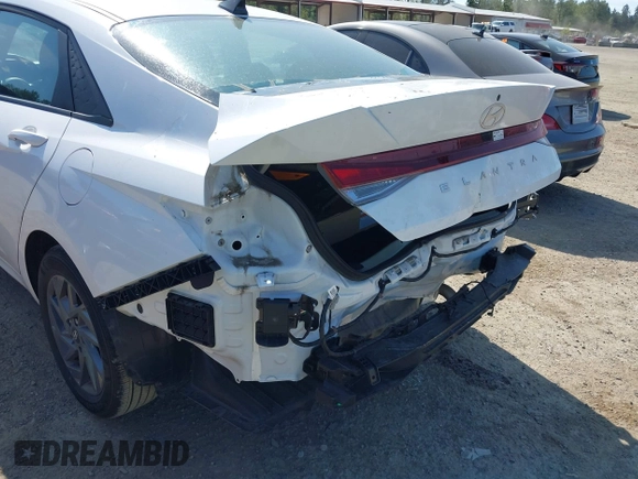 2024 Hyundai Elantra SEL with VIN KMHLM4DG4RU694158, listed as a IAAI auction lot 42451607 with 6,471 mi miles and . Bid and sale history available at DreamBid. Image 21.
