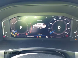 2020 Volkswagen Atlas SEL Premium z VIN 1V2NE2CA0LC224717, wystawiony jako IAAI lot #42151750 z przebiegiem 47 544 mil mil oraz . Historia ofert i sprzedaży dostępna na DreamBid. Obrazek 7.