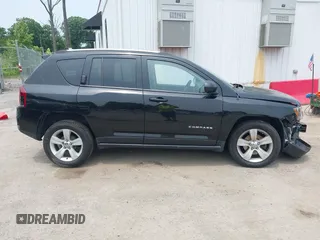 2017 Jeep Compass Sport SE z VIN 1C4NJCBA4HD148117, wystawiony jako IAAI lot #42440046 z przebiegiem 124 891 mil mil oraz . Historia ofert i sprzedaży dostępna na DreamBid. Obrazek 13.