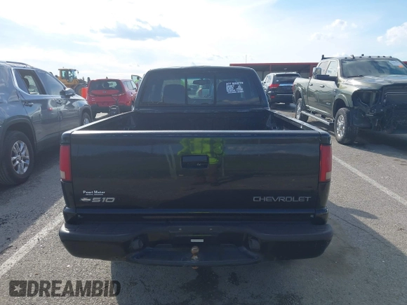 2001 Chevrolet S-10 LS with VIN 1GCCS19W818150784, listed as a IAAI auction lot 41864042 with 103,561 mi miles and . Bid and sale history available at DreamBid. Image 16.