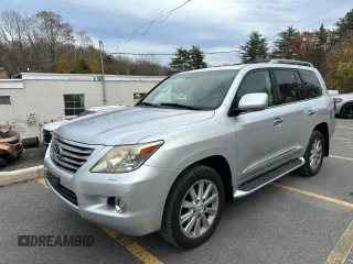 2010 Lexus LX 570 z VIN JTJHY7AX5A4046799, wystawiony jako Copart lot #79495314 z przebiegiem 97 475 mil mil oraz Czysty tytuł • Clean title. Historia ofert i sprzedaży dostępna na DreamBid. Obrazek 1.