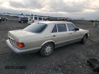 1986 Mercedes-Benz 560 with VIN WDBCA39DXGA239219, listed as a Copart auction lot 82033964 with 181,031 mi miles and Clean Title. Bid and sale history available at DreamBid. Image 3.