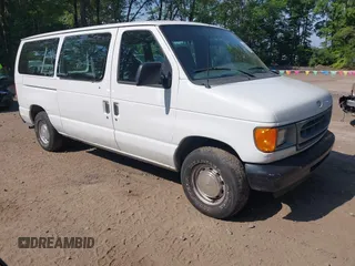 2001 Ford Econoline Passenger XL with VIN 1FMRE11261HB19216, listed as a IAAI auction lot 42573806 with 102,452 mi miles and . Bid and sale history available at DreamBid. Image 1.