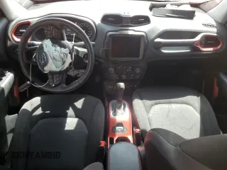 2022 Jeep Renegade Trailhawk z VIN ZACNJDC11NPN99956, wystawiony jako Copart lot #53164425 z przebiegiem 20 001 mil mil oraz Szkoda całkowita • Salvage title. Historia ofert i sprzedaży dostępna na DreamBid. Obrazek 8.