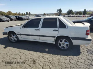 1996 Volvo 850 с VIN YV1LS5722T1270951, выставлен на аукционе Copart как лот 74127824 с пробегом 23 393 миль миль и Списание • Salvage title. История ставок и продаж доступна на DreamBid. Изображение 2.