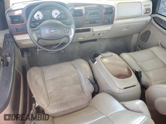 2005 Ford F-250 XL z VIN 1FTSX20P95EB03036, wystawiony jako Copart lot #52512595 z przebiegiem 135 678 mil mil oraz Czysty tytuł • Clean title. Historia ofert i sprzedaży dostępna na DreamBid. Obrazek 8.