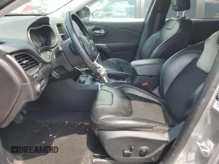 2019 Jeep Cherokee Latitude Plus with VIN 1C4PJMLB3KD437129, listed as a Copart auction lot 61947675 with 73,982 mi miles and Salvage title. Bid and sale history available at DreamBid. Image 7.