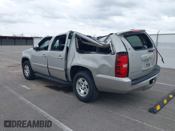 2007 Chevrolet Suburban LT с VIN 1GNFK16397J380298, выставлен на аукционе IAAI как лот 41945696 с пробегом 122 530 миль миль и . История ставок и продаж доступна на DreamBid. Изображение 3.