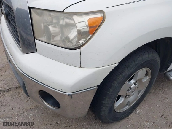 2008 Toyota Tundra 2WD Truck with VIN 5TFEV54198X040863, listed as a IAAI auction lot 41358602 with 374,475 mi miles. Bid and sale history available at carsss.com. Image 6.