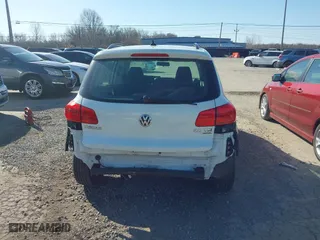 2015 Volkswagen Tiguan S with VIN WVGBV7AX5FW610055, listed as a IAAI auction lot 41502961 with 81,683 mi miles. Bid and sale history available at carsss.com. Image 17.