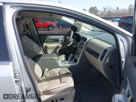 2009 Lincoln MKX with VIN 2LMDU68C09BJ02241, listed as a IAAI auction lot 41732087 with 173,582 mi miles. Bid and sale history available at carsss.com. Image 5.