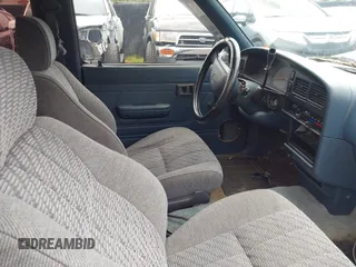 1994 Toyota Pickup z VIN JT4VN93D4R5043301, wystawiony jako IAAI lot #41970473 z przebiegiem 286 005 mil mil oraz . Historia ofert i sprzedaży dostępna na DreamBid. Obrazek 5.