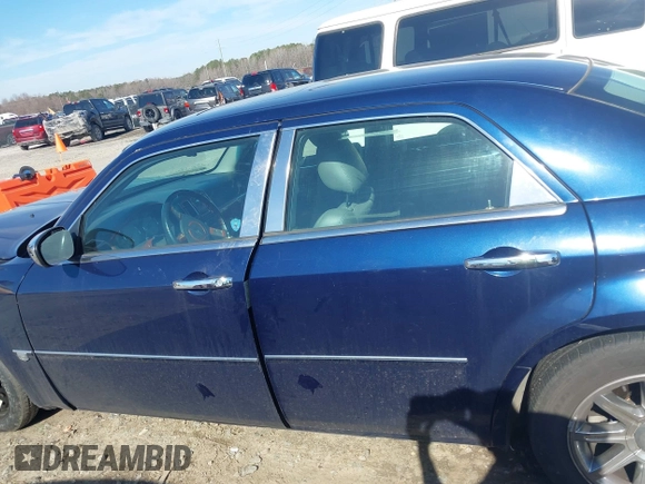 2005 Chrysler 300 with VIN 2C3JA63HX5H654114, listed as a IAAI auction lot 41469161 with 136,104 mi miles. Bid and sale history available at carsss.com. Image 15.