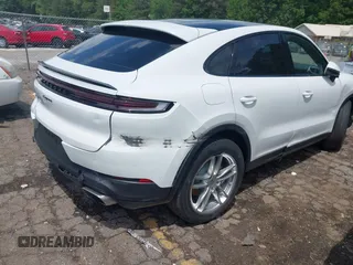 2024 Porsche Cayenne с VIN WP1BA2AY2RDA50635, выставлен на аукционе IAAI как лот 42177816 с пробегом 8 070 миль миль и . История ставок и продаж доступна на DreamBid. Изображение 4.