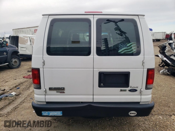 2013 Ford Econoline Cargo Commercial z VIN 1FTNE2EL8DDB01341, wystawiony jako Copart lot #43247025 z przebiegiem 146 232 mil mil oraz Szkody całkowita. Historia ofert i sprzedaży dostępna na DreamBid. Obrazek 6.