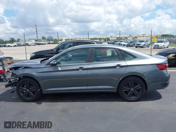 2024 Volkswagen Jetta SE with VIN 3VW7M7BU9RM005832, listed as a IAAI auction lot 42475250 with 10,036 mi miles and . Bid and sale history available at DreamBid. Image 15.