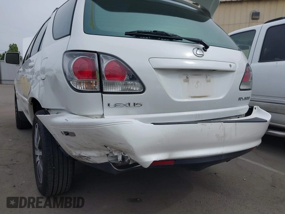 2002 Lexus RX 300 with VIN JTJHF10U320286954, listed as a IAAI auction lot 42097056 with 283,926 mi miles. Bid and sale history available at carsss.com. Image 6.