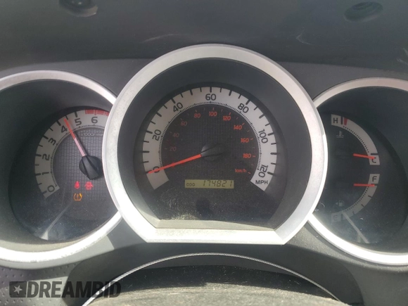 2013 Toyota Tacoma z VIN 5TFMU4FN1DX016379, wystawiony jako Copart lot #57460865 z przebiegiem 174 821 mil mil oraz Szkoda całkowita • Salvage title. Historia ofert i sprzedaży dostępna na DreamBid. Obrazek 9.