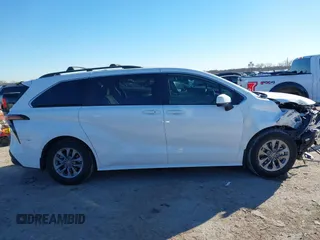 2024 Toyota Sienna LE with VIN 5TDBRKEC0RS217006, listed as a IAAI auction lot 41389239 with 23,983 mi miles. Bid and sale history available at carsss.com. Image 13.