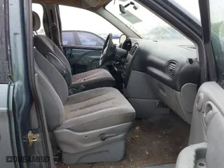 2006 Dodge Grand Caravan SE with VIN 1D4GP24R86B565692, listed as a IAAI auction lot 42038975 with 215,713 mi miles. Bid and sale history available at carsss.com. Image 5.