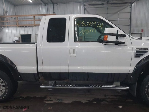 2009 Ford Super Duty F-250 SRW XL with VIN 1FTSX21579EA23060, listed as a IAAI auction lot 41308974 with 186,631 mi miles. Bid and sale history available at carsss.com. Image 13.