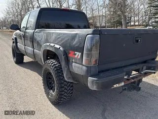 2000 Chevrolet Silverado 1500 LT with VIN 1GCEK19T6YE296613, listed as a Copart auction lot 48632195 with 519,105 mi miles and Clean Title. Bid and sale history available at carsss.com. Image 3.