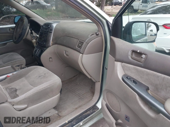 2007 Toyota Sienna CE with VIN 5TDZK23C27S070870, listed as a IAAI auction lot 42039359 with 331,934 mi miles and . Bid and sale history available at carsss.com. Image 5.