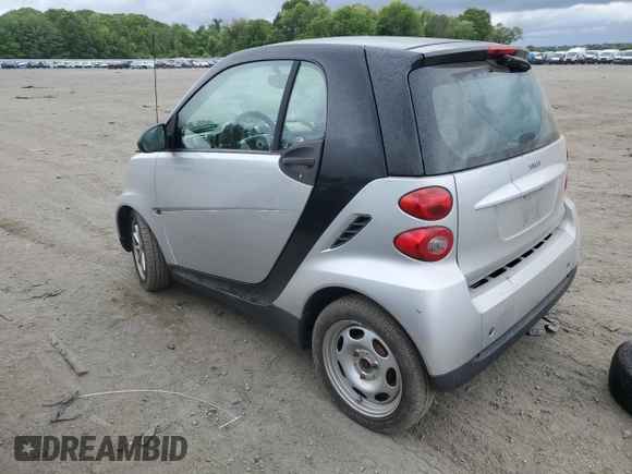 2008 Smart fortwo Pure z VIN WMEEJ31XX8K195221, wystawiony jako Copart lot #57217555 z przebiegiem 54 525 mil mil oraz Tytuł czysty. Historia ofert i sprzedaży dostępna na DreamBid. Obrazek 2.