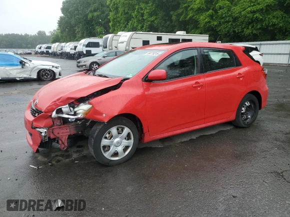 2010 Toyota Matrix S z VIN 2T1KE4EE6AC037891, wystawiony jako Copart lot #59779215 z przebiegiem 123 597 mil mil oraz Szkoda całkowita • Salvage title. Historia ofert i sprzedaży dostępna na DreamBid. Obrazek 1.