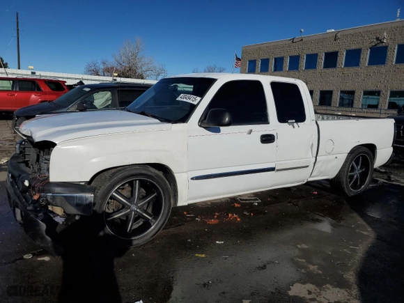 2003 Chevrolet Silverado 1500 LT with VIN 2GCEC19T831240891, listed as a Copart auction lot 43049415 with 189,182 mi miles and Salvage Title. Bid and sale history available at carsss.com. Image 1.