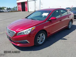 2015 Hyundai Sonata SE z VIN 5NPE24AF0FH065226, wystawiony jako IAAI lot #42370816 z przebiegiem 205 710 mil mil oraz . Historia ofert i sprzedaży dostępna na DreamBid. Obrazek 2.