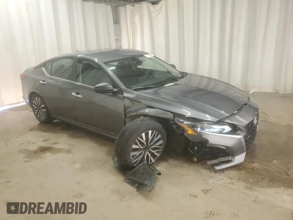 2025 Nissan Altima SV z VIN 1N4BL4DV0SN302431, wystawiony jako Copart lot #59400875 z przebiegiem 13 478 mil mil oraz Szkoda całkowita • Salvage title. Historia ofert i sprzedaży dostępna na DreamBid. Obrazek 4.