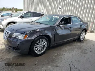 2014 Chrysler 300 z VIN 2C3CCARG5EH374296, wystawiony jako Copart lot #54737055 z przebiegiem 162 694 mil mil oraz Nie do naprawy • Non repairable. Historia ofert i sprzedaży dostępna na DreamBid. Obrazek 1.