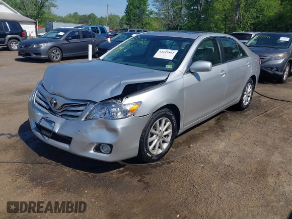 2011 Toyota Camry LE z VIN 4T4BF3EK0BR214583, wystawiony jako IAAI lot #42145861 z przebiegiem 70 789 mil mil oraz . Historia ofert i sprzedaży dostępna na DreamBid. Obrazek 2.