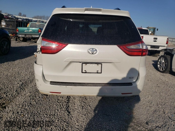 2018 Toyota Sienna XLE Auto Access Seat with VIN 5TDYZ3DC7JS903470, listed as a Copart auction lot 47938055 with 118,734 mi miles and Salvage Title. Bid and sale history available at carsss.com. Image 6.