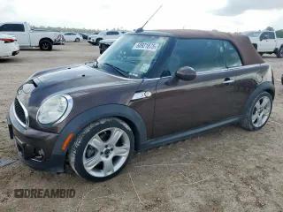 2011 MINI Convertible S z VIN WMWZP3C58BTX83725, wystawiony jako Copart lot #60921875 z przebiegiem 45 400 mil mil oraz Szkoda całkowita • Salvage title. Historia ofert i sprzedaży dostępna na DreamBid. Obrazek 1.