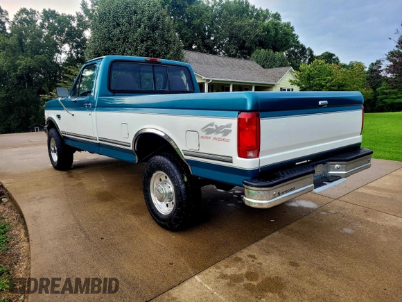 1997 Ford F-250 z VIN 3FTHF26F2VMA27004, wystawiony jako Copart lot #43172115 z przebiegiem 237 194 mil mil oraz Czysty tytuł • Clean title. Historia ofert i sprzedaży dostępna na DreamBid. Obrazek 3.