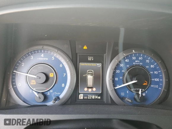 2015 Toyota Sienna XLE with VIN 5TDYK3DC0FS543020, listed as a Copart auction lot 61479225 with 221,814 mi miles and Salvage title. Bid and sale history available at DreamBid. Image 9.