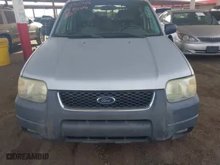 2004 Ford Escape XLT with VIN 1FMYU03114KA43652, listed as a IAAI auction lot 41701166 with 201,035 mi miles. Bid and sale history available at carsss.com. Image 6.