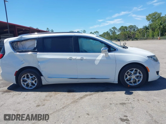2020 Chrysler Pacifica Limited z VIN 2C4RC1GG9LR139786, wystawiony jako IAAI lot #41857783 z przebiegiem 105 182 mil mil oraz . Historia ofert i sprzedaży dostępna na DreamBid. Obrazek 13.