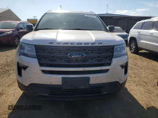 2018 Ford Explorer XLT z VIN 1FM5K8D85JGA42358, wystawiony jako Copart lot #62963965 z przebiegiem 156 247 mil mil oraz Czysty tytuł • Clean title. Historia ofert i sprzedaży dostępna na DreamBid. Obrazek 5.